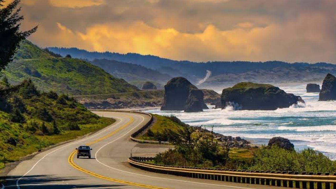 4 Scenic Road Trips in Oregon From the Pacific Coast to Crater Lake