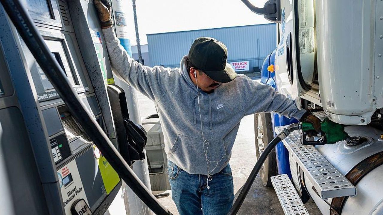 Trump Highlights Oil Industry Gains as Gas Prices Reach $4.29 a Gallon