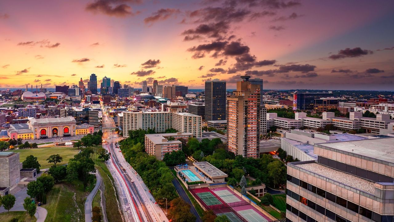 Where People Are Moving in Missouri: 8 Cities Seeing Population Growth